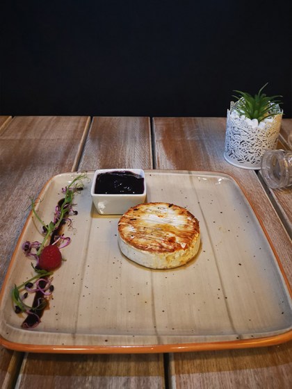 Grillezett camembert